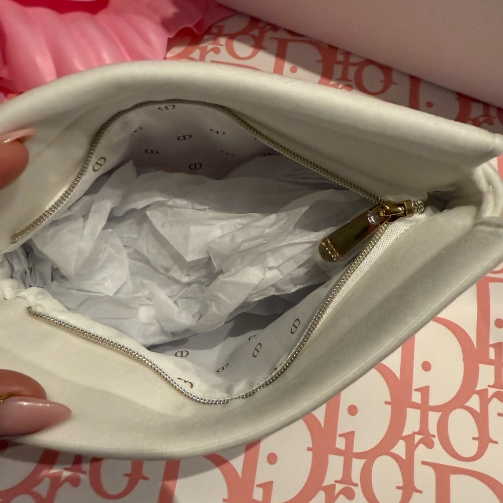 Dior Beauty White Velvet and Gold Cosmetic Bag and Minis - Picture 7 of 9